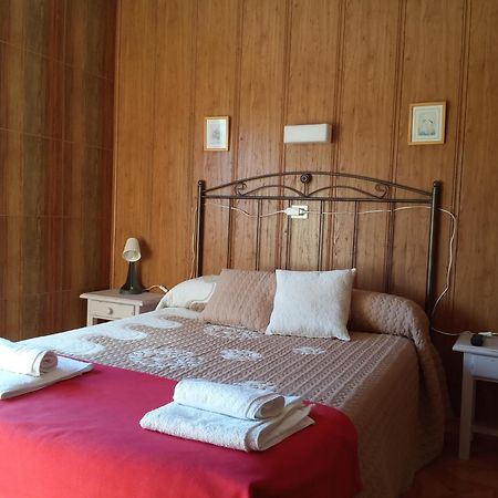 Hostal La Collada De Aralla Aralla de Luna Exterior foto
