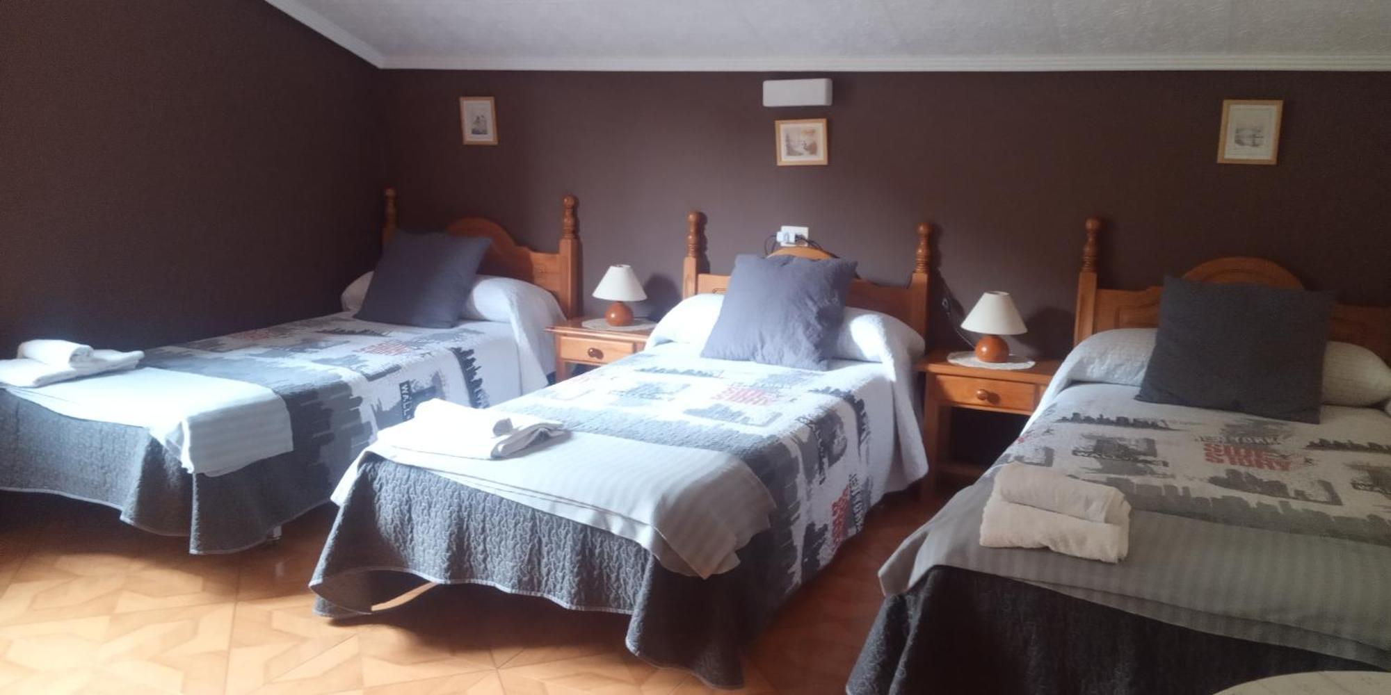 Hostal La Collada De Aralla Aralla de Luna Exterior foto